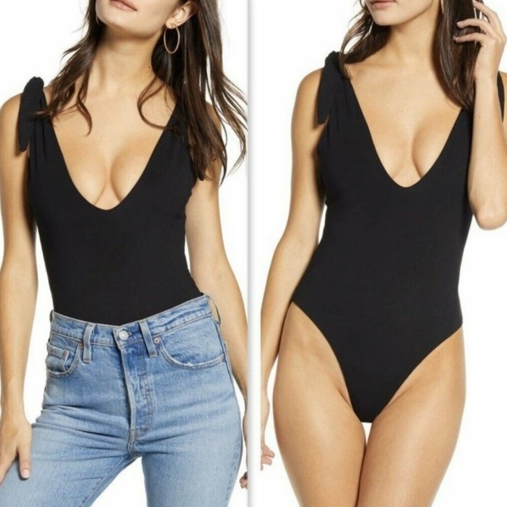TIGER MIST Abbie bodysuit fitted v neck deep cut NWT